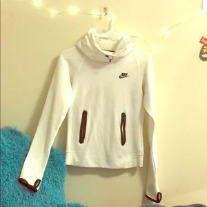 Funnel neck Nike tech